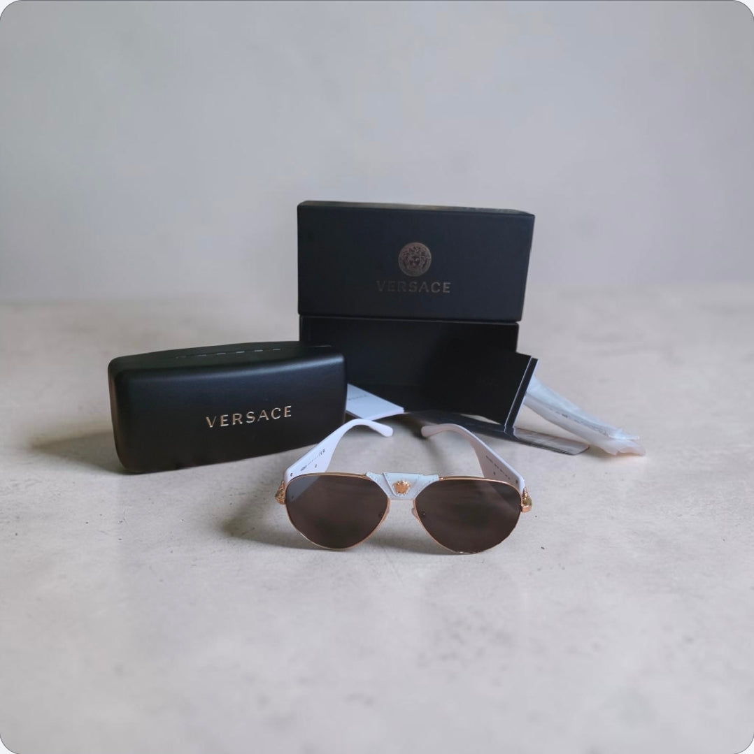 Sonnenbrillen  Herren & Damen Neu" Original ,,VERSACE "  Brillengläser Farbe in Schearz.