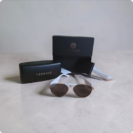 Sonnenbrillen  Herren & Damen Neu" Original ,,VERSACE "  Brillengläser Farbe in Schearz.
